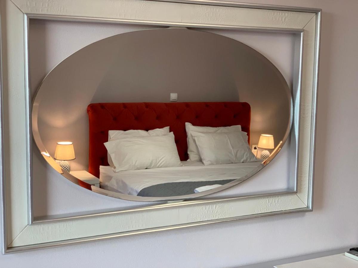 Dioni Hotel Adelianos Kampos Bagian luar foto