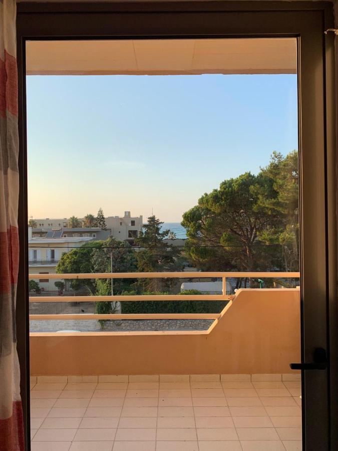 Dioni Hotel Adelianos Kampos Bagian luar foto