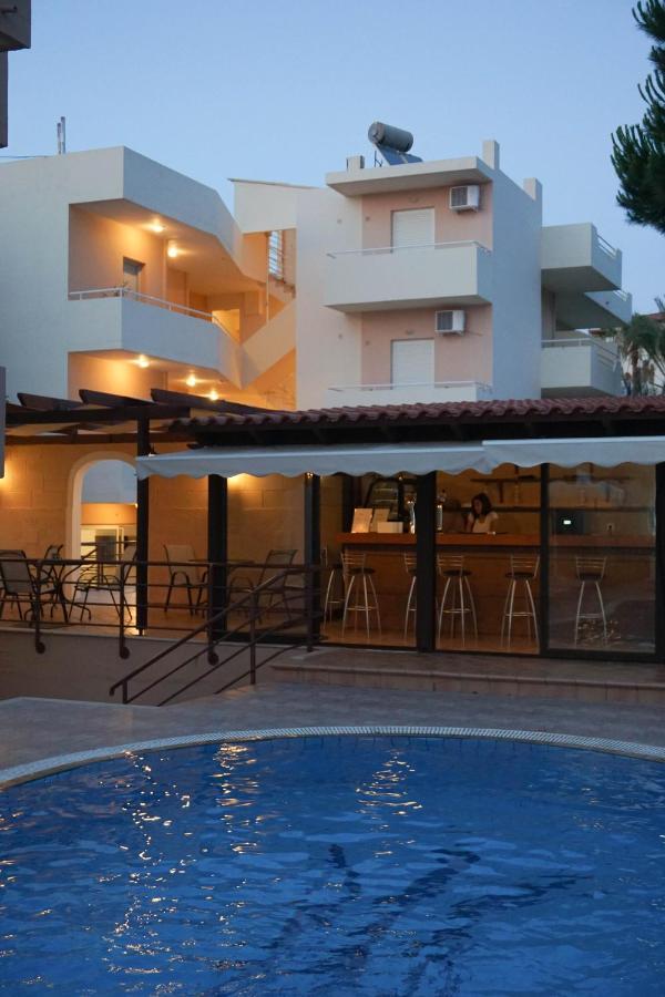 Dioni Hotel Adelianos Kampos Bagian luar foto