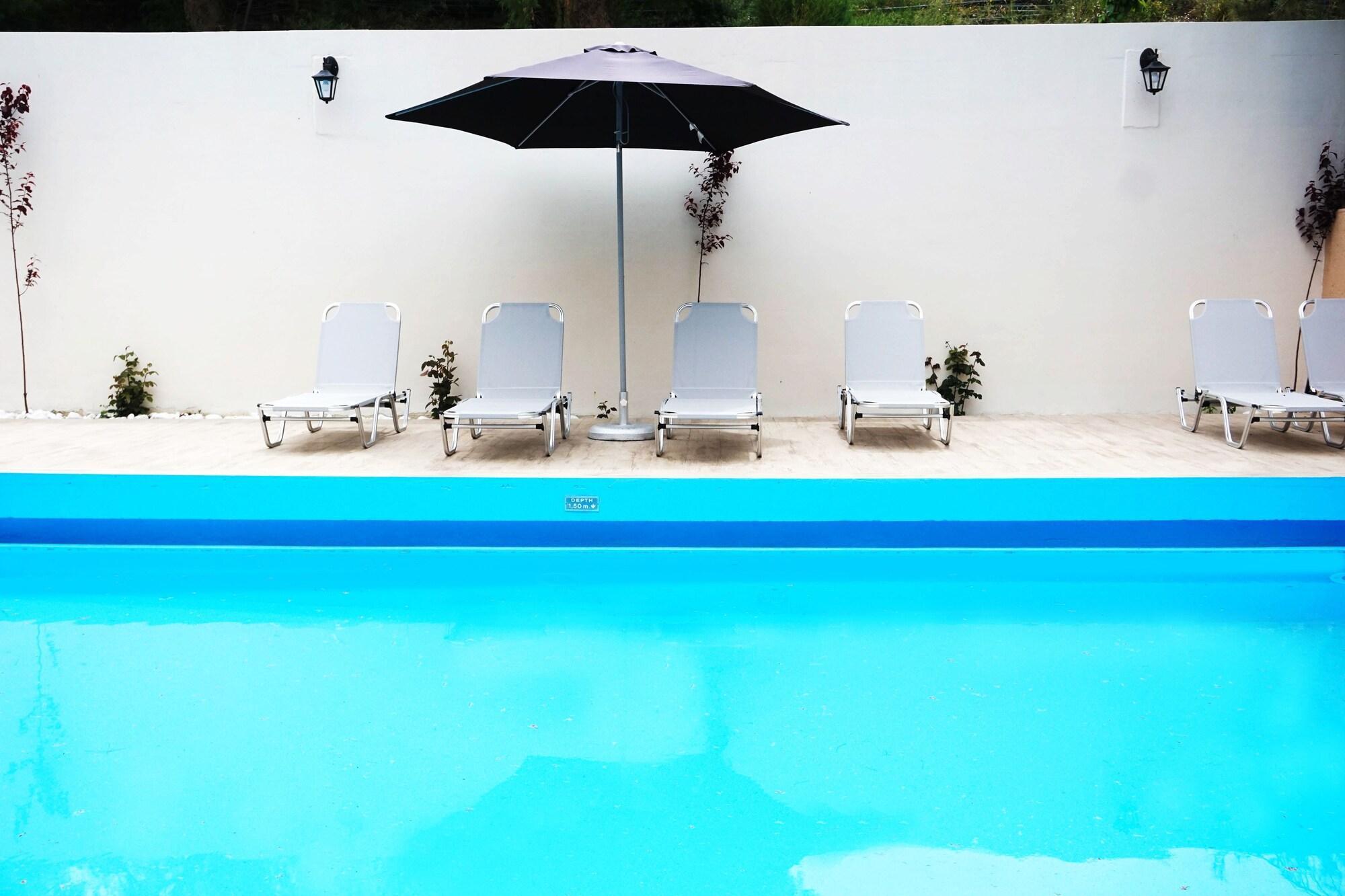 Dioni Hotel Adelianos Kampos Bagian luar foto