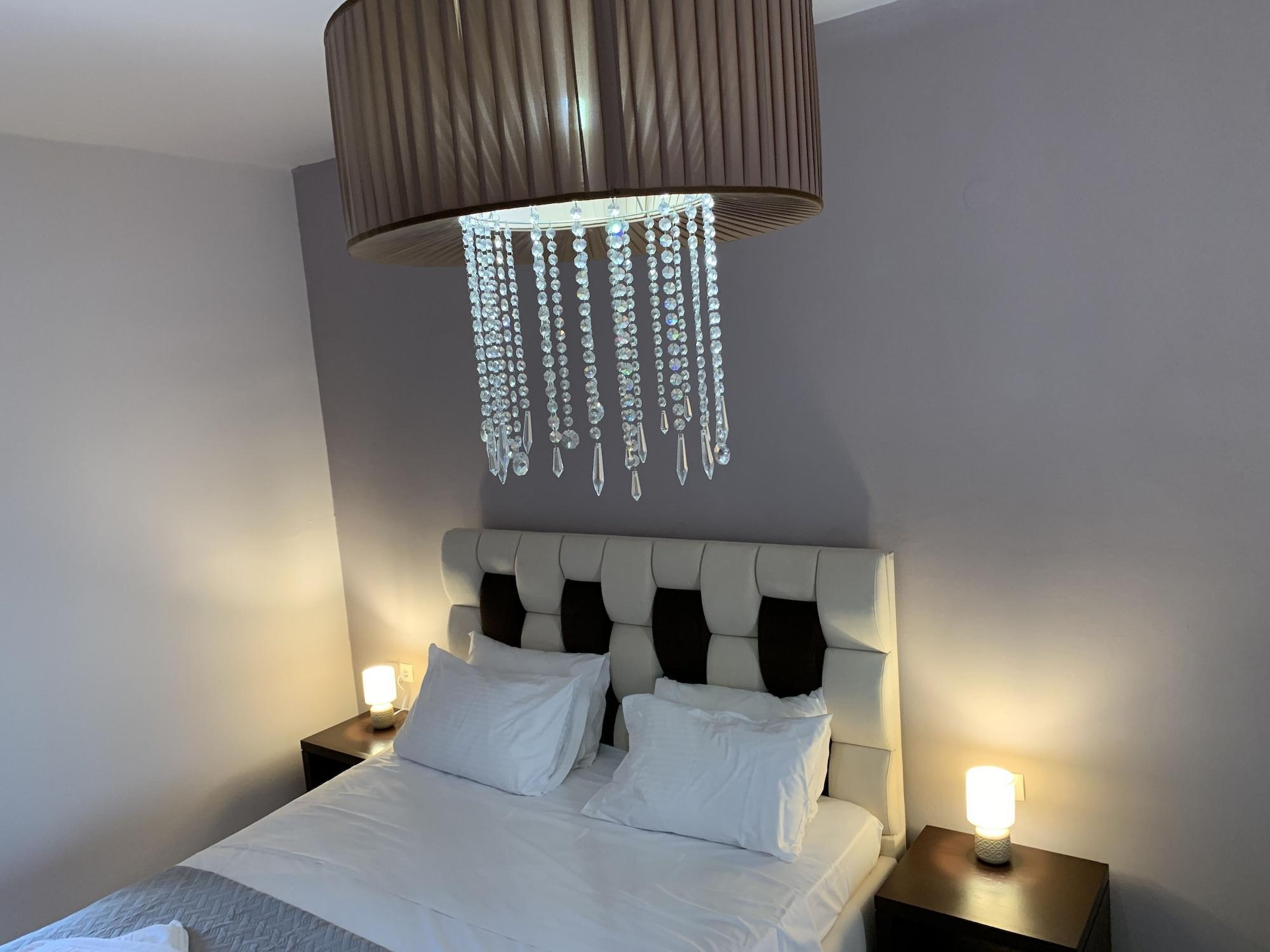Dioni Hotel Adelianos Kampos Bagian luar foto