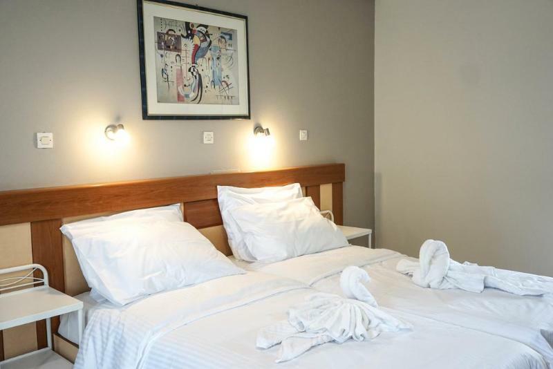 Dioni Hotel Adelianos Kampos Bagian luar foto