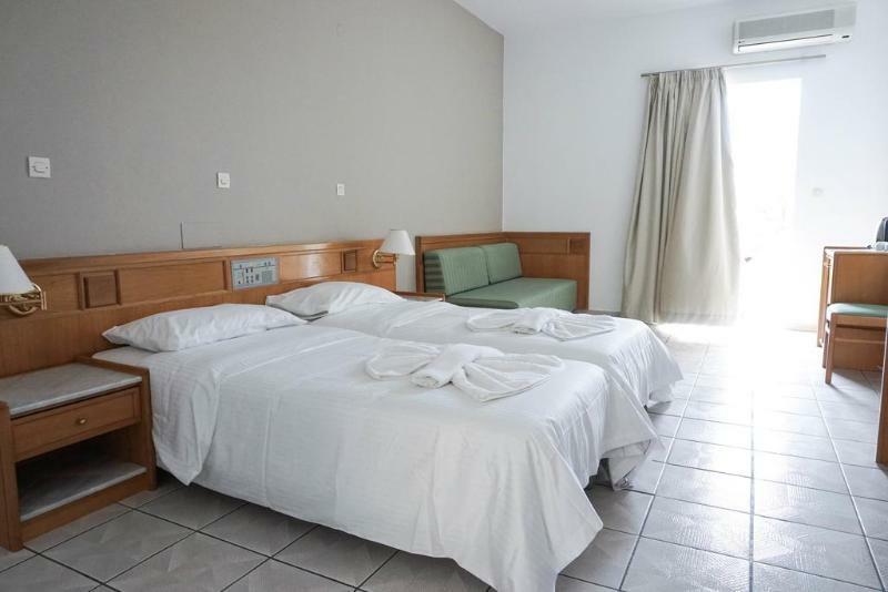 Dioni Hotel Adelianos Kampos Bagian luar foto