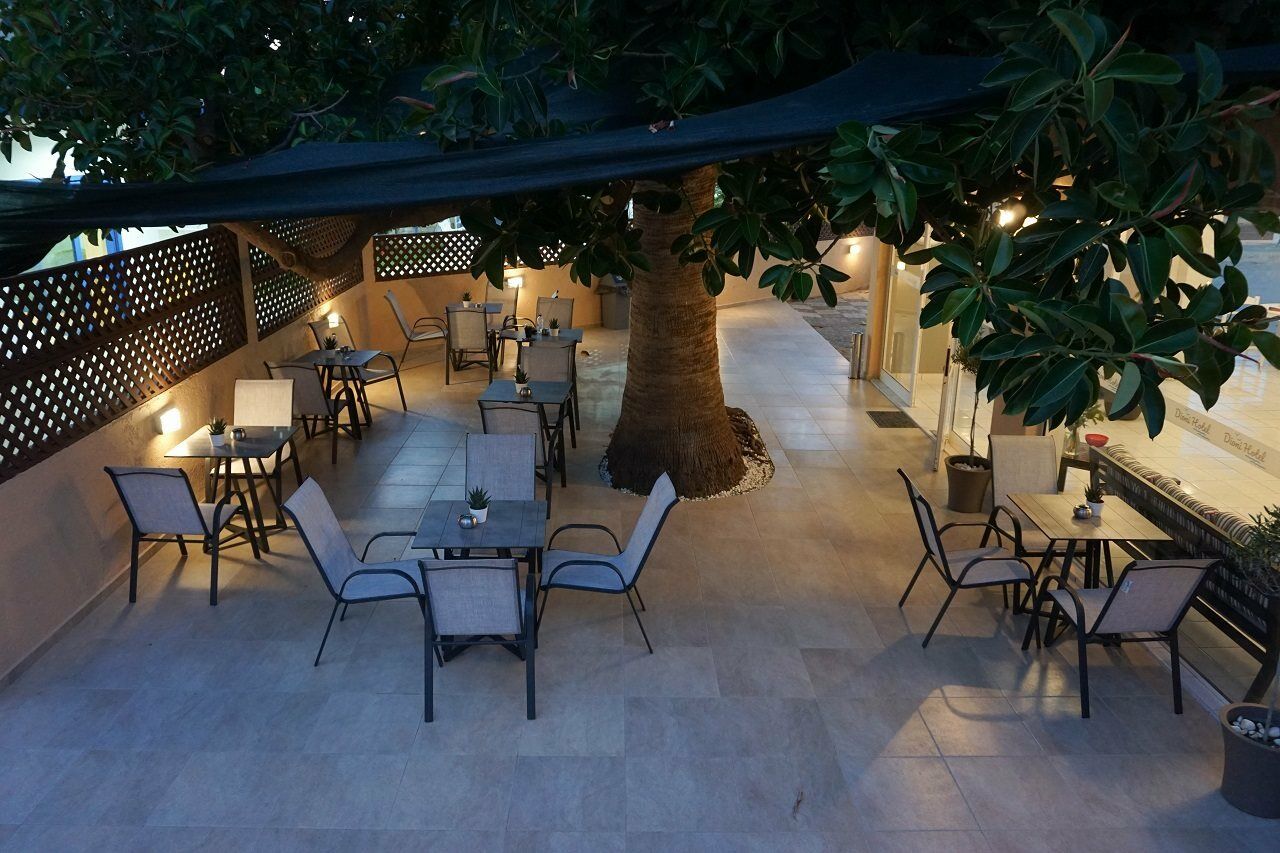 Dioni Hotel Adelianos Kampos Bagian luar foto