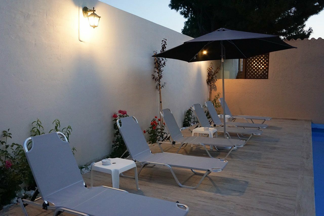 Dioni Hotel Adelianos Kampos Bagian luar foto