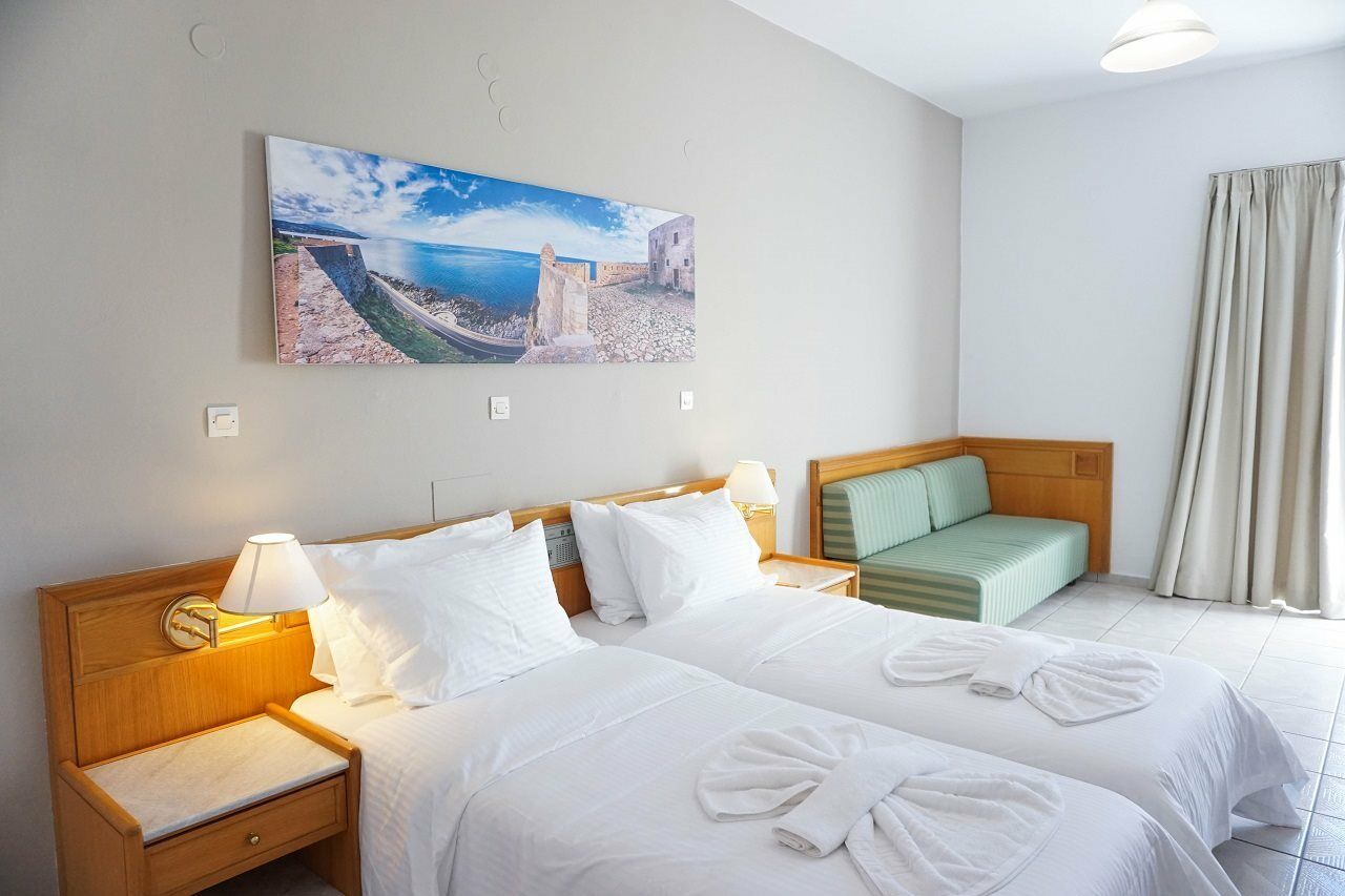 Dioni Hotel Adelianos Kampos Bagian luar foto
